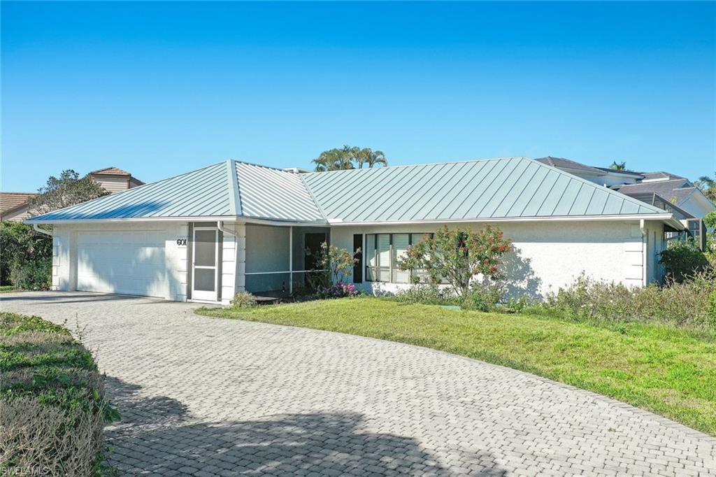 601 Park Shore DR