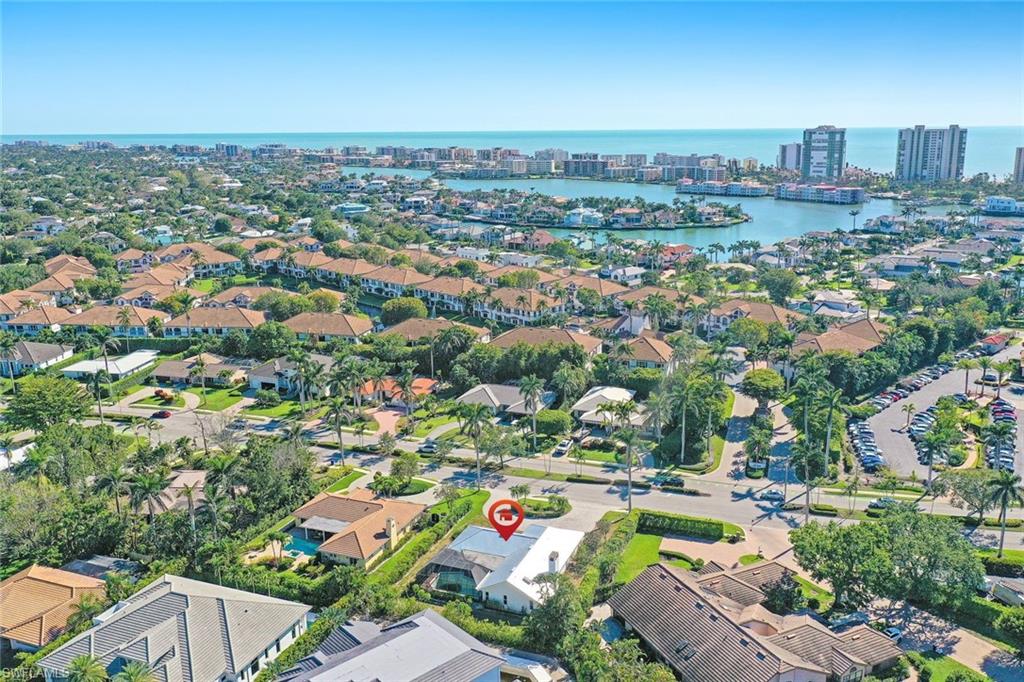 601 Park Shore DR