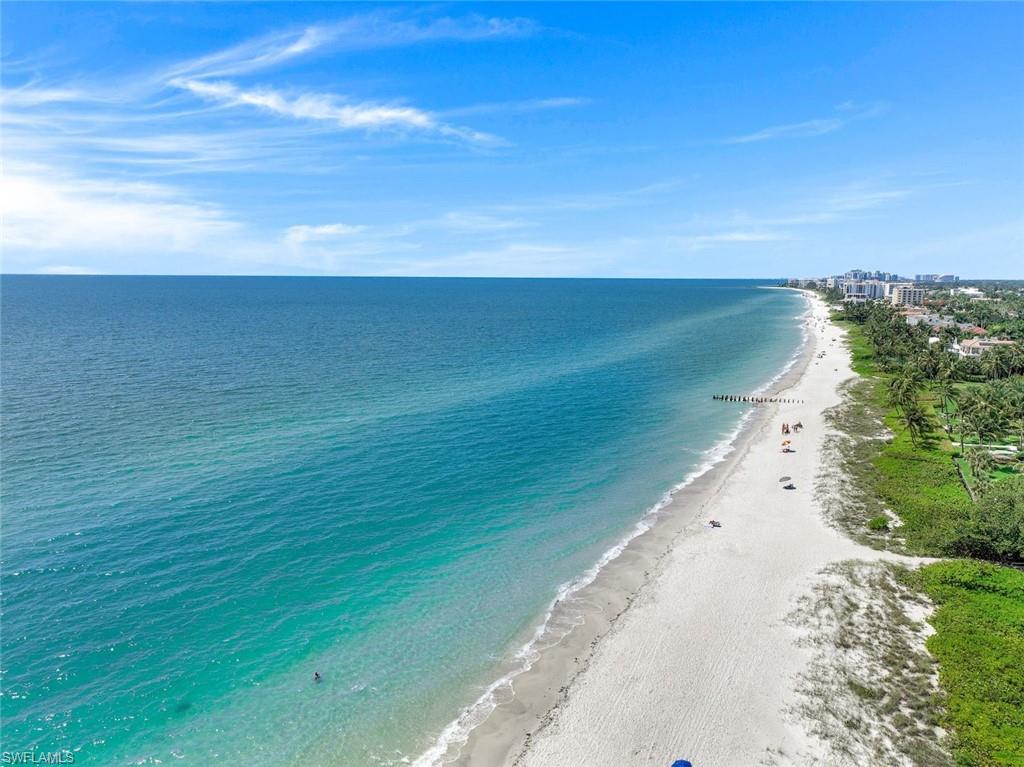 601 Park Shore DR