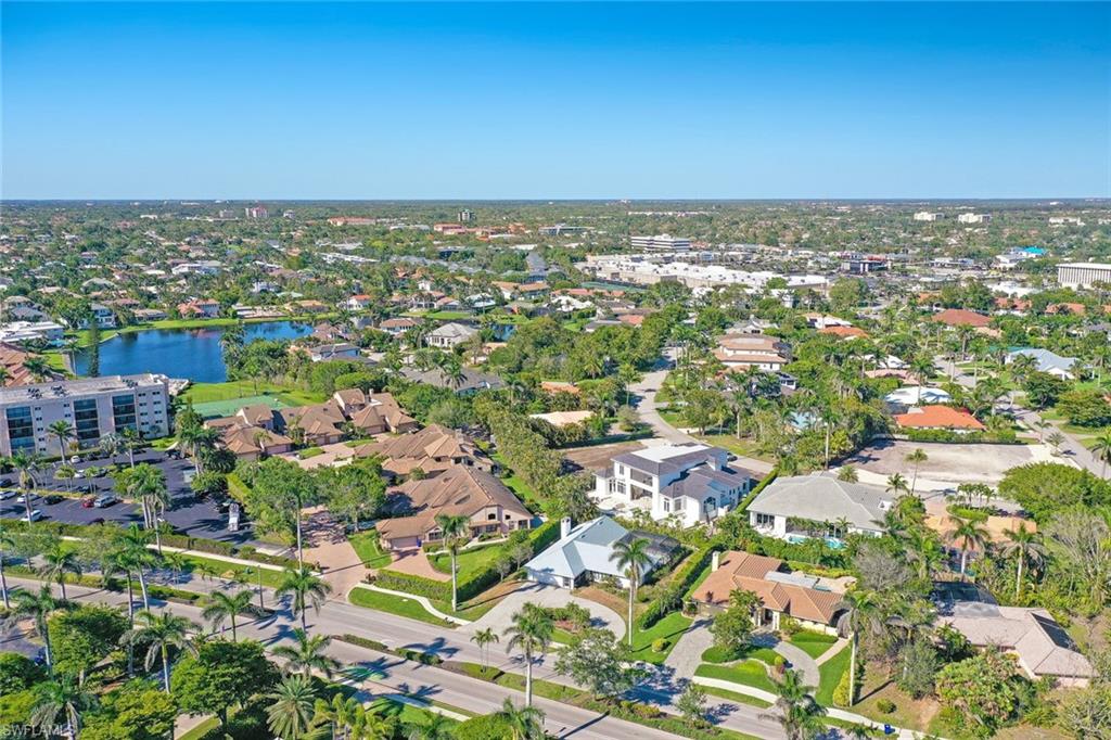 601 Park Shore DR