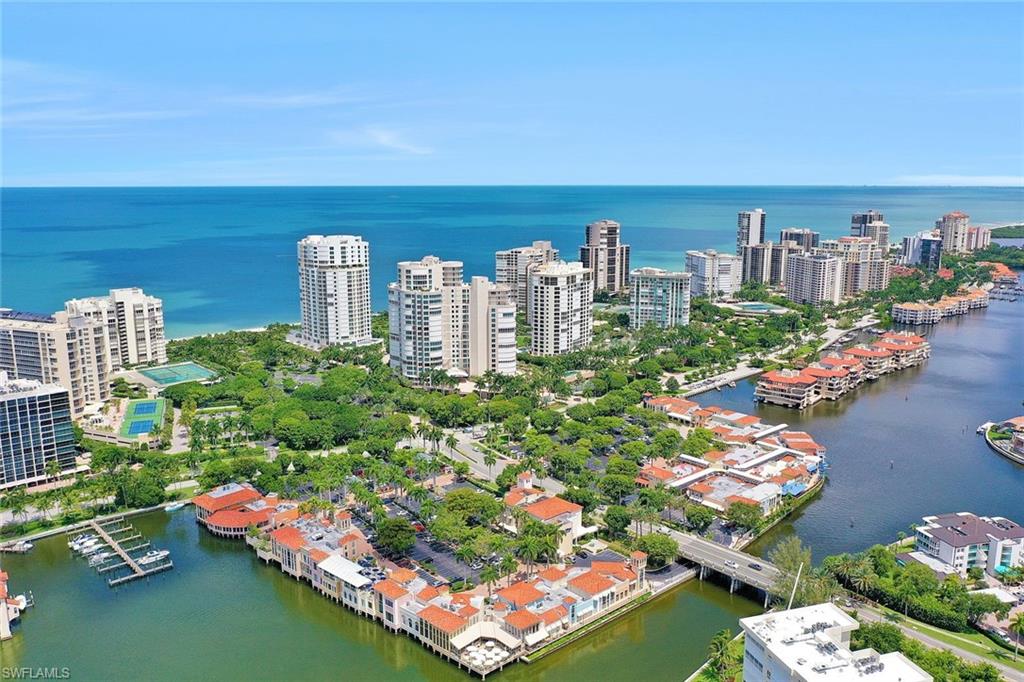 601 Park Shore DR