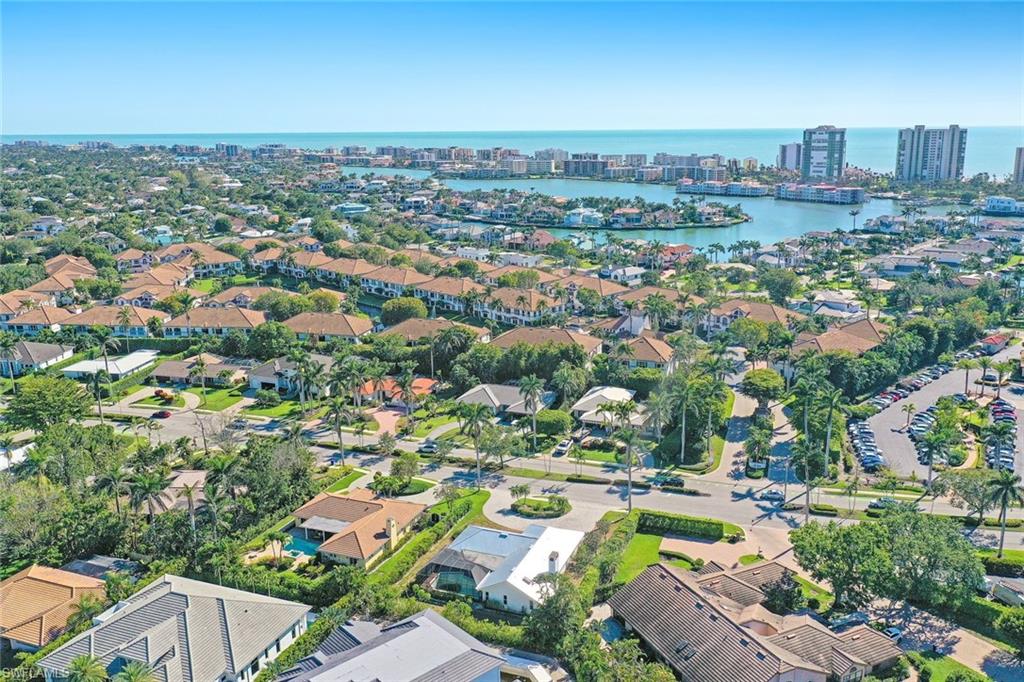 601 Park Shore DR