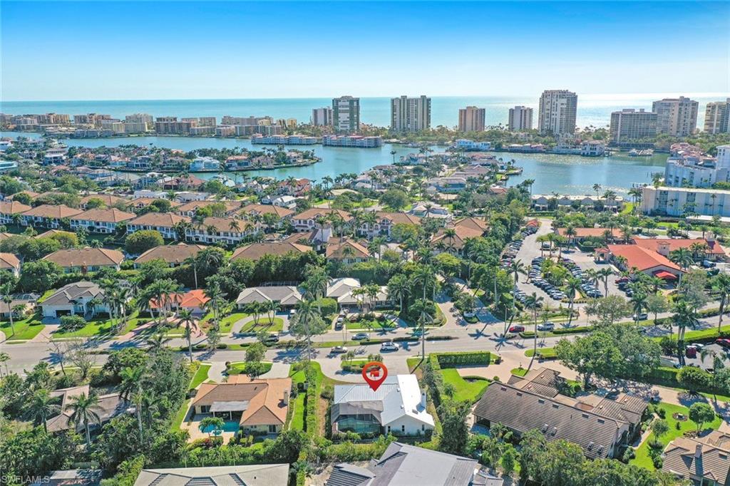601 Park Shore DR
