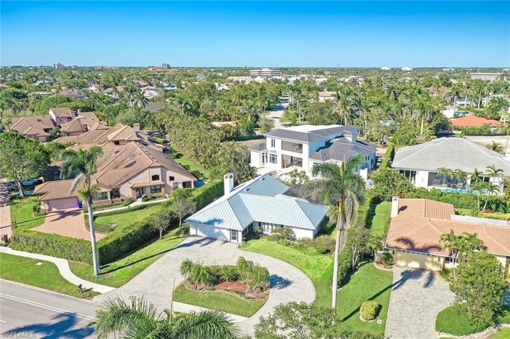 601 Park Shore DR