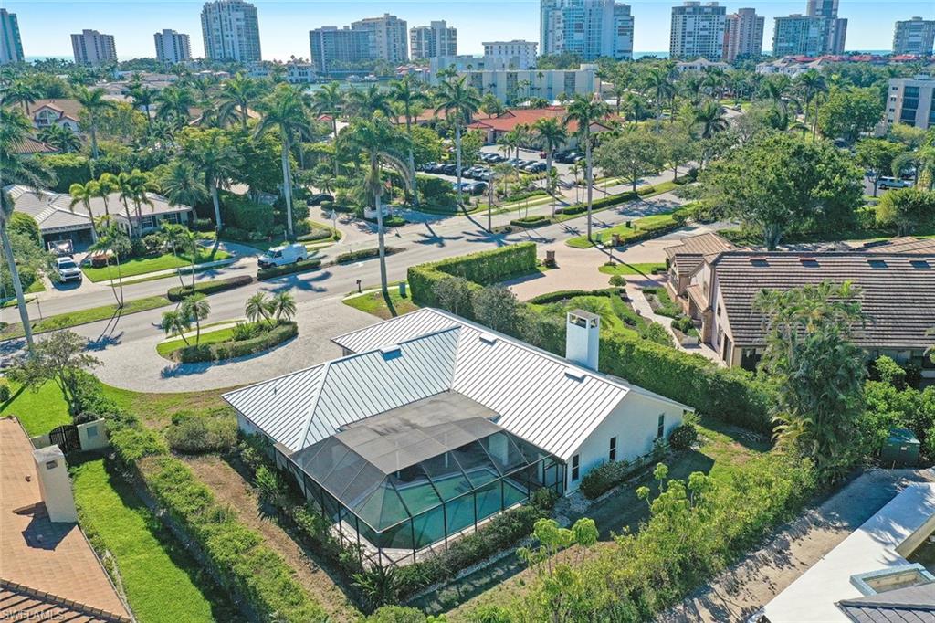 601 Park Shore DR