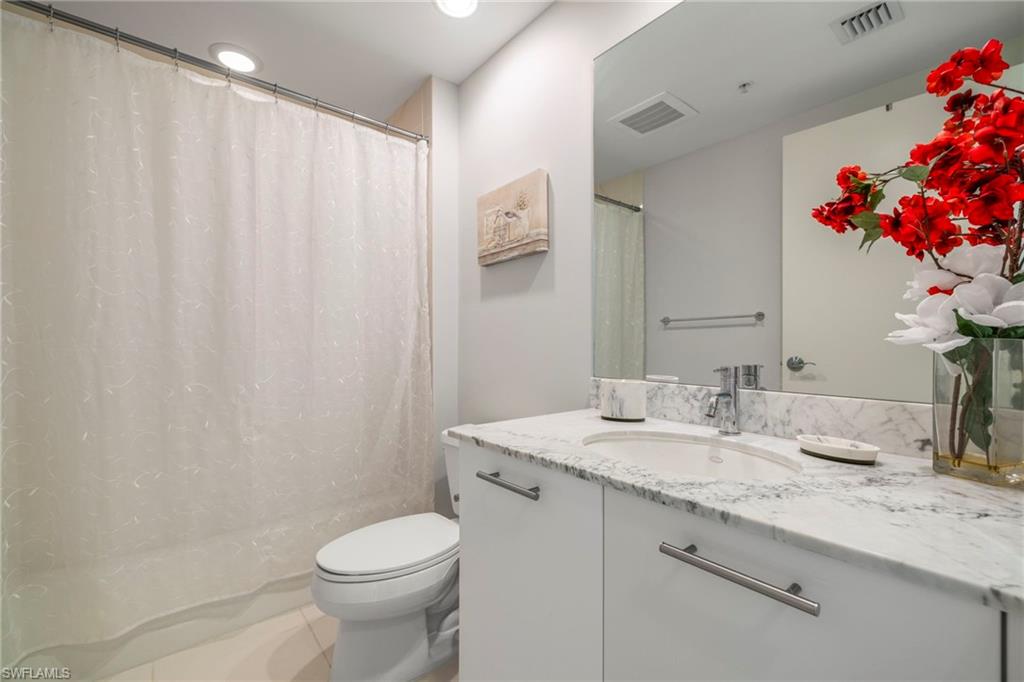 3000 Oasis Grand BLVD # 2706