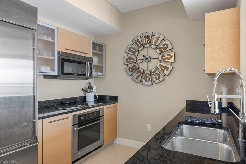 3000 Oasis Grand BLVD # 2706