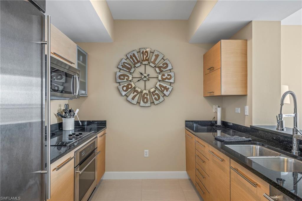 3000 Oasis Grand BLVD # 2706