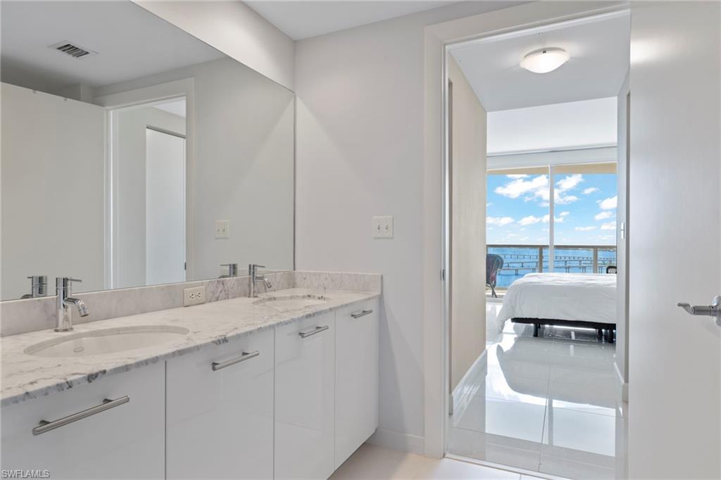 3000 Oasis Grand BLVD # 2706