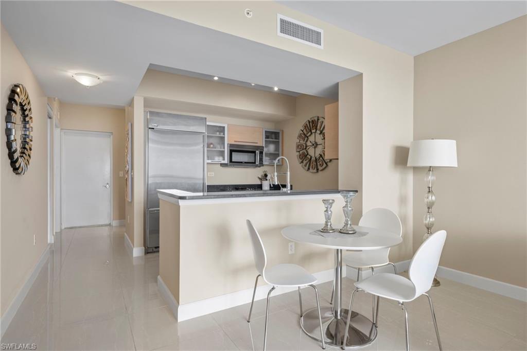 3000 Oasis Grand BLVD # 2706