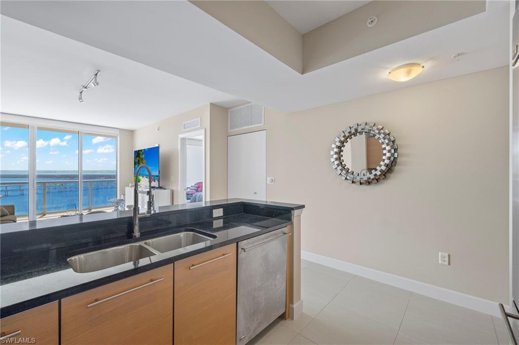 3000 Oasis Grand BLVD # 2706