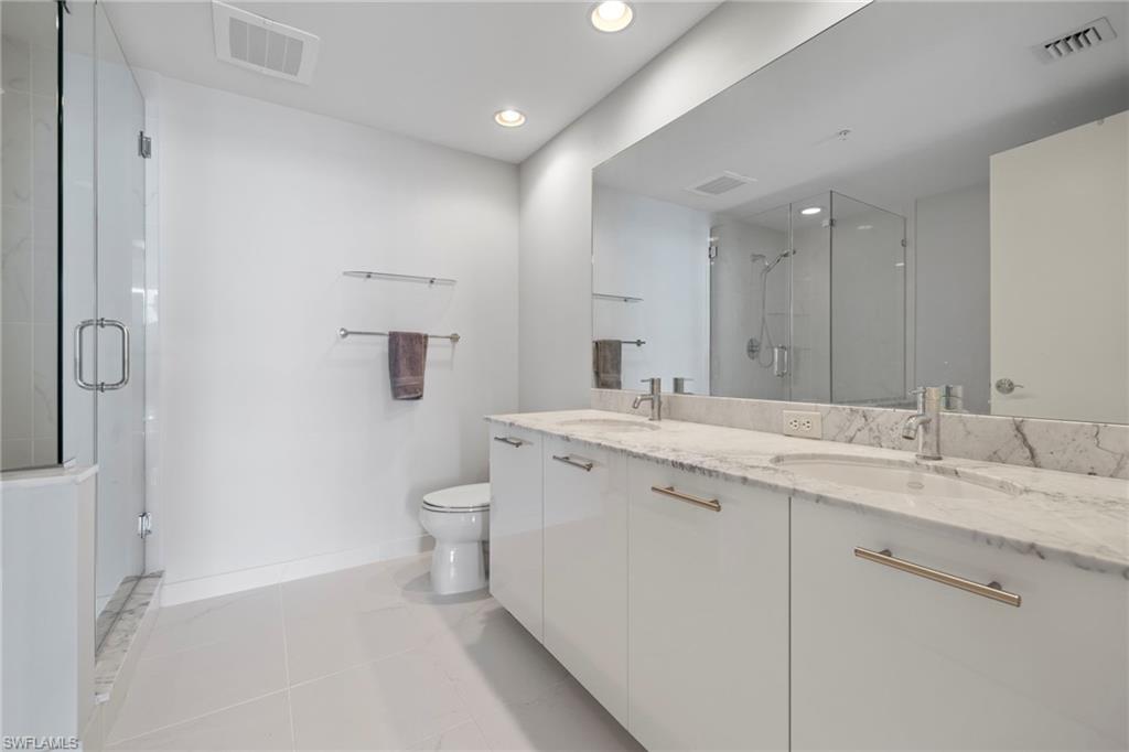 3000 Oasis Grand BLVD # 2706