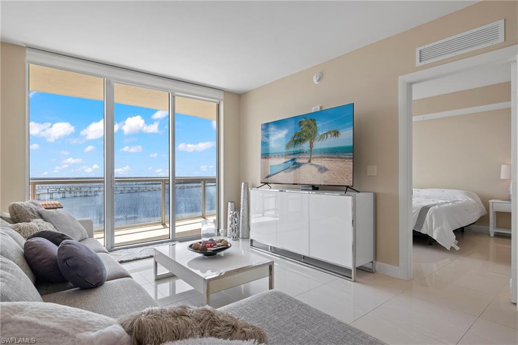 3000 Oasis Grand BLVD # 2706