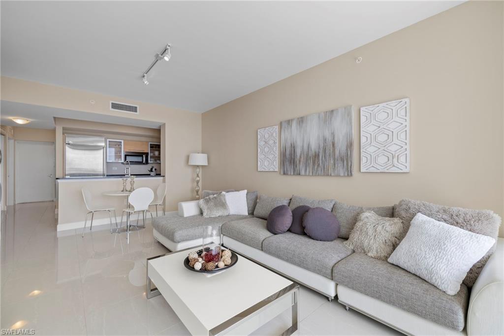 3000 Oasis Grand BLVD # 2706