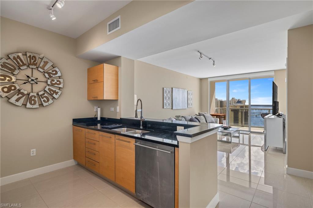 3000 Oasis Grand BLVD # 2706