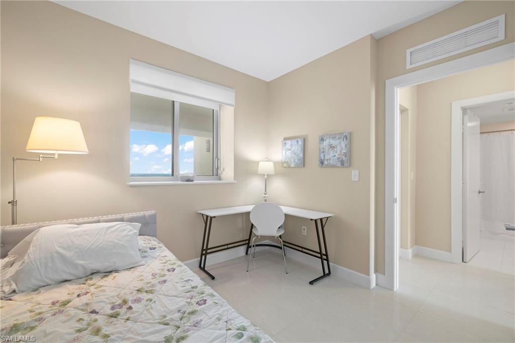3000 Oasis Grand BLVD # 2706