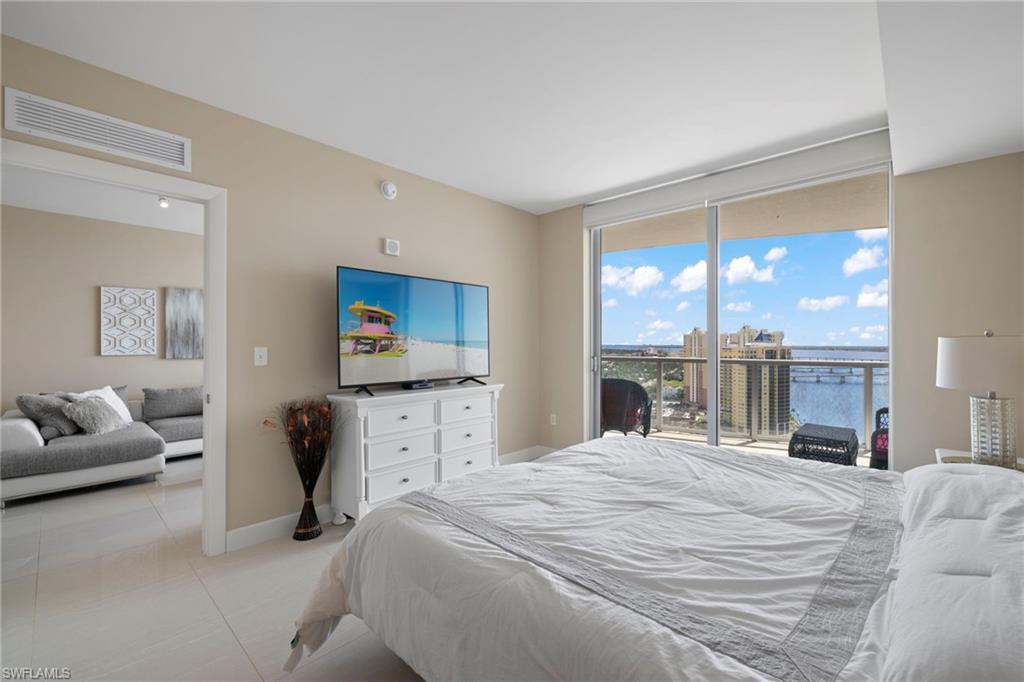 3000 Oasis Grand BLVD # 2706