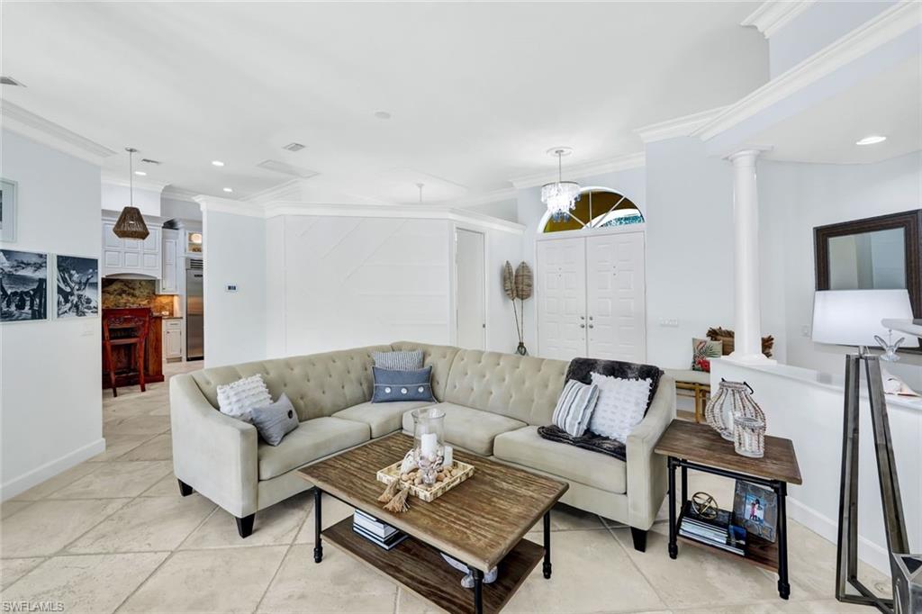 1843 Mission DR