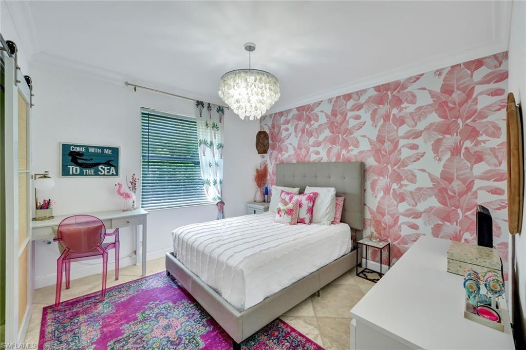 1843 Mission DR
