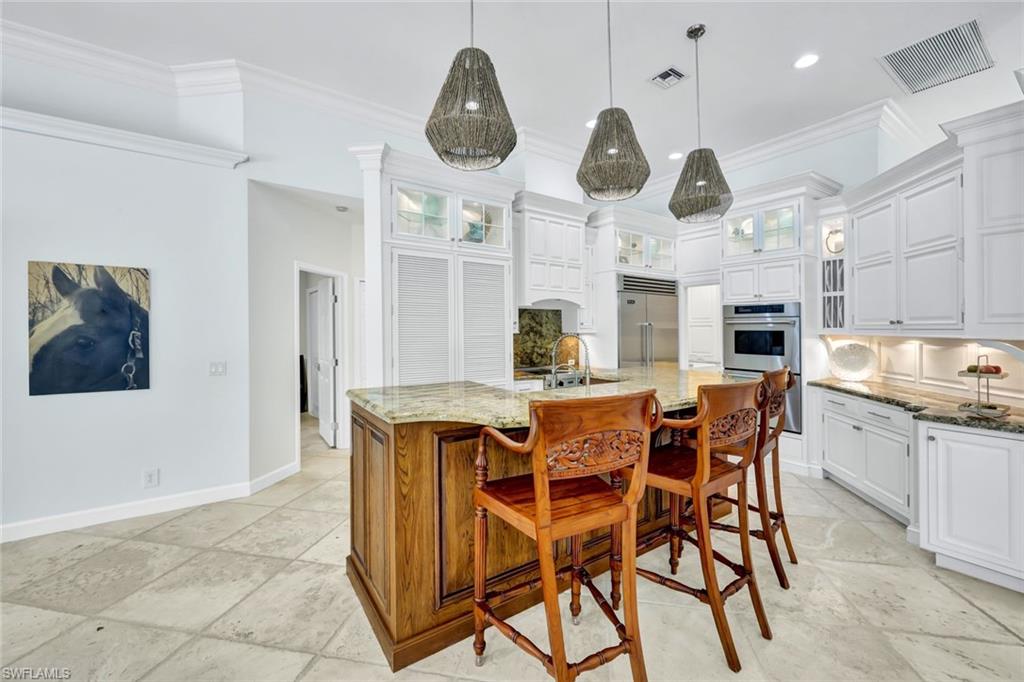 1843 Mission DR