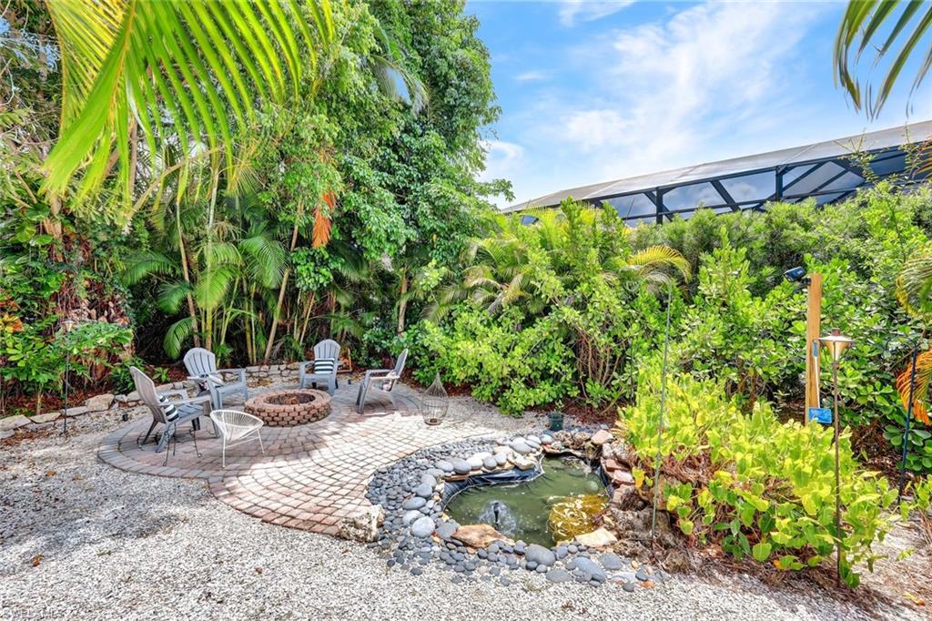 1843 Mission DR