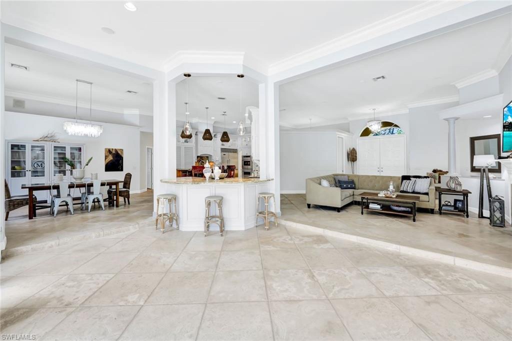 1843 Mission DR