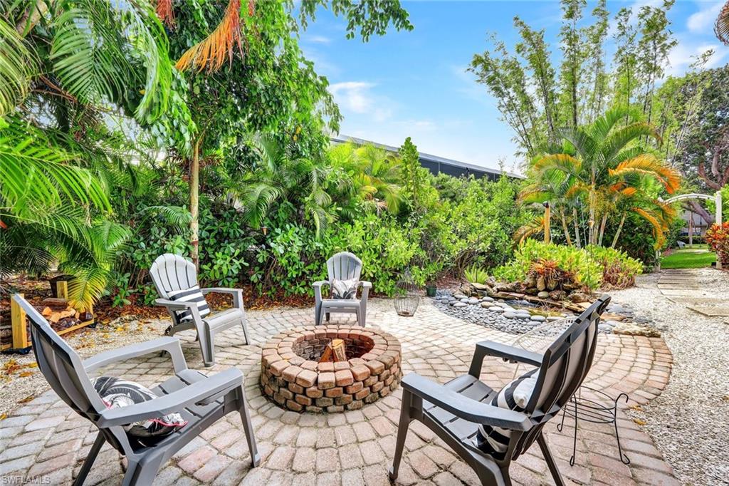 1843 Mission DR