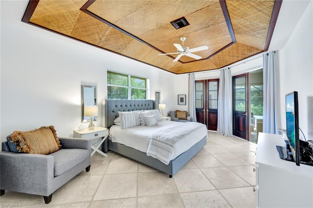 1843 Mission DR