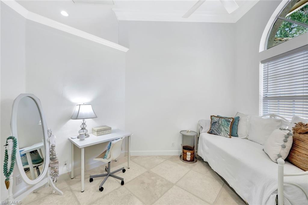 1843 Mission DR