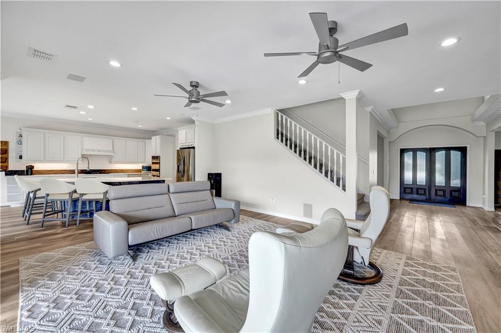 8146 Las Palmas WAY