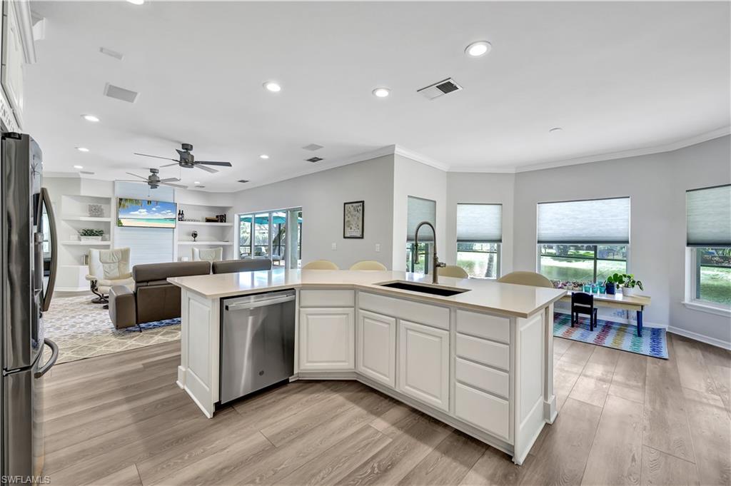 8146 Las Palmas WAY