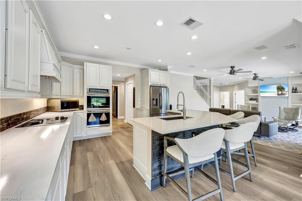 8146 Las Palmas WAY