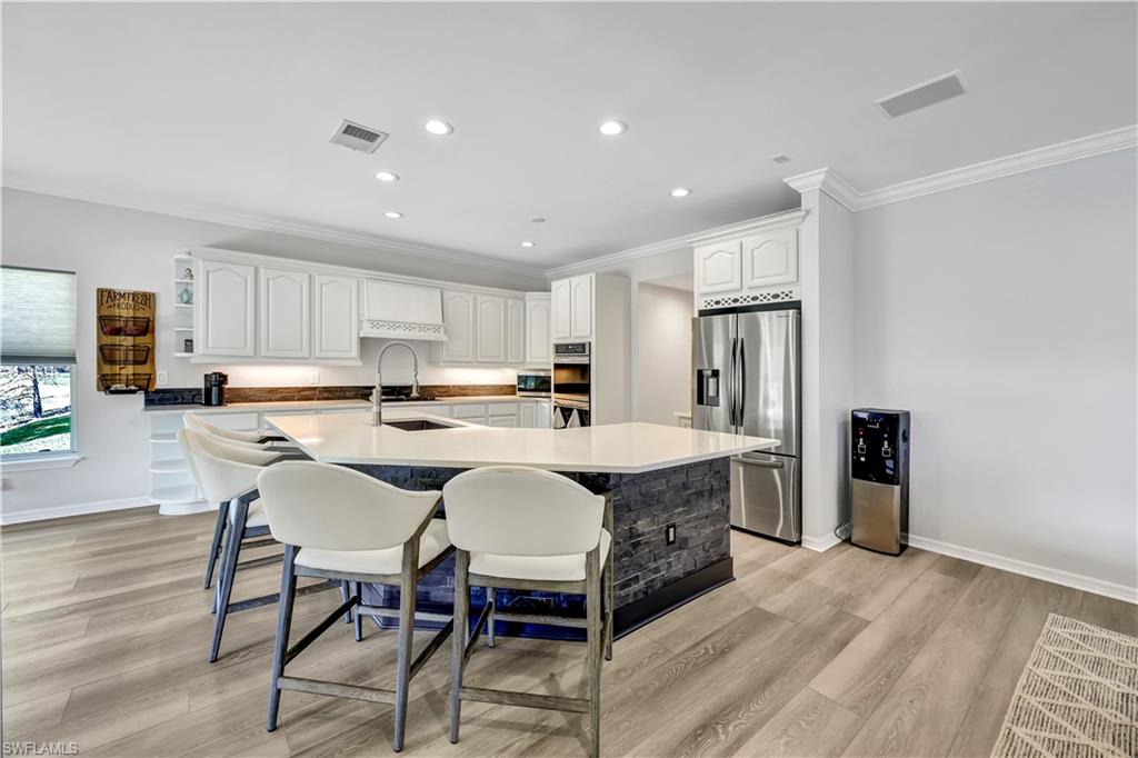8146 Las Palmas WAY