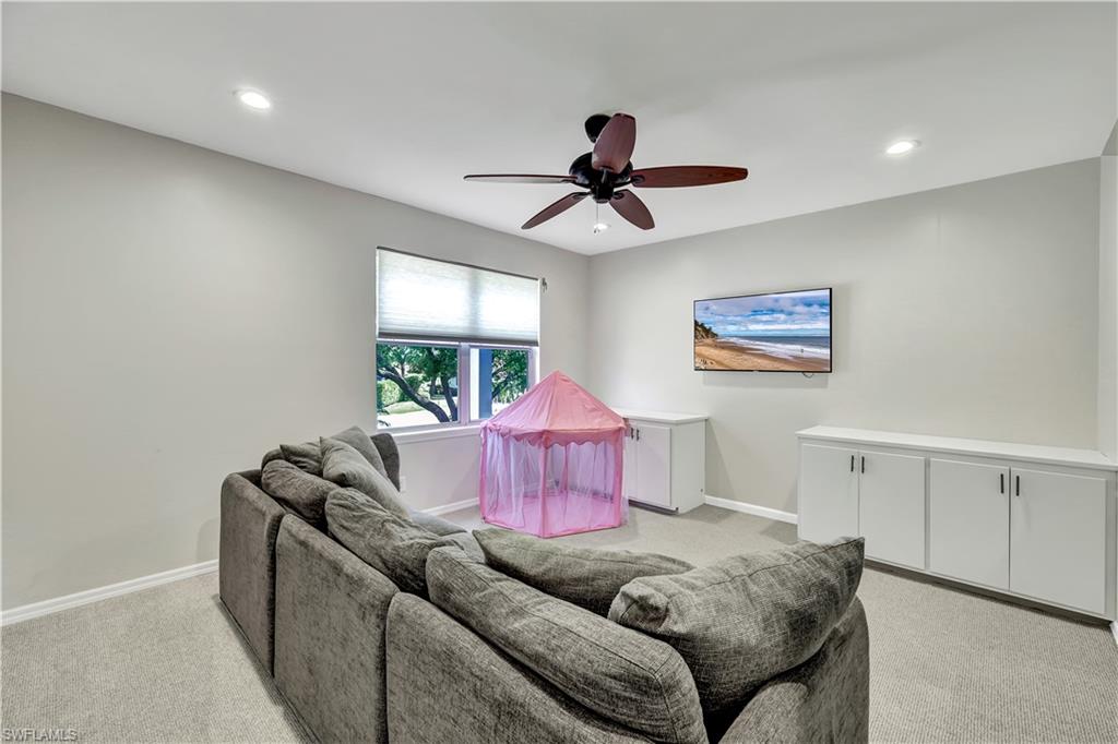 8146 Las Palmas WAY