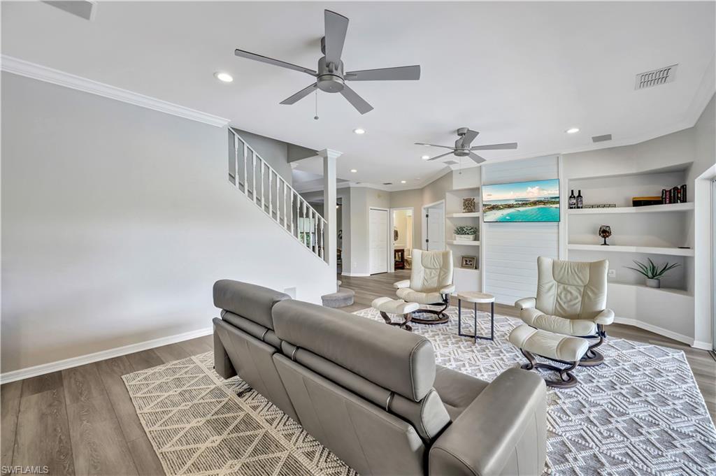 8146 Las Palmas WAY