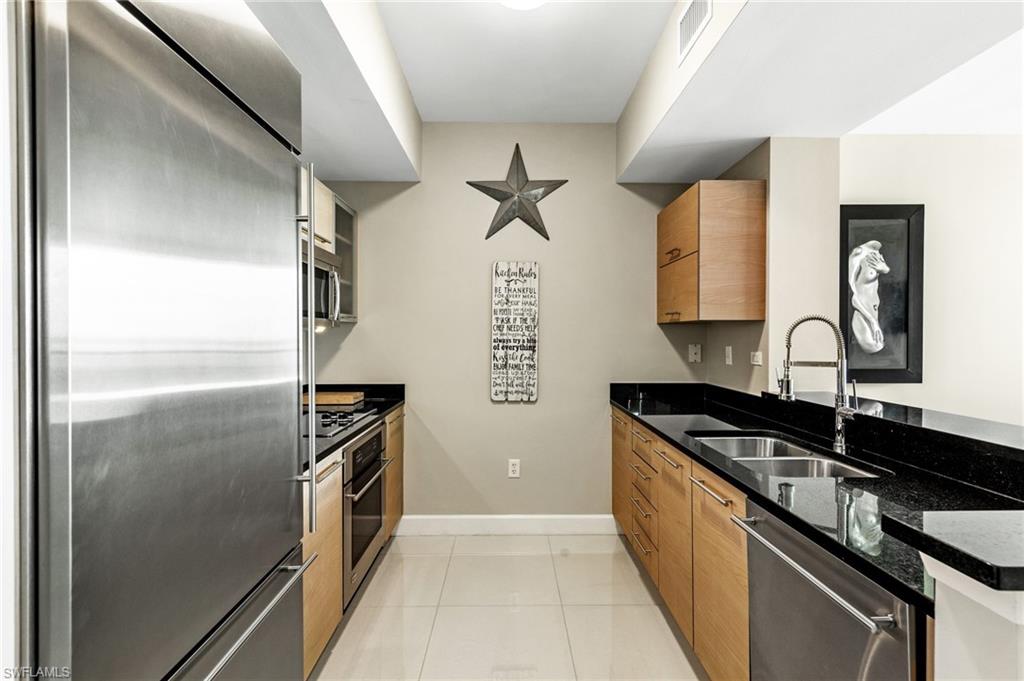 3000 Oasis Grand BLVD # 2606