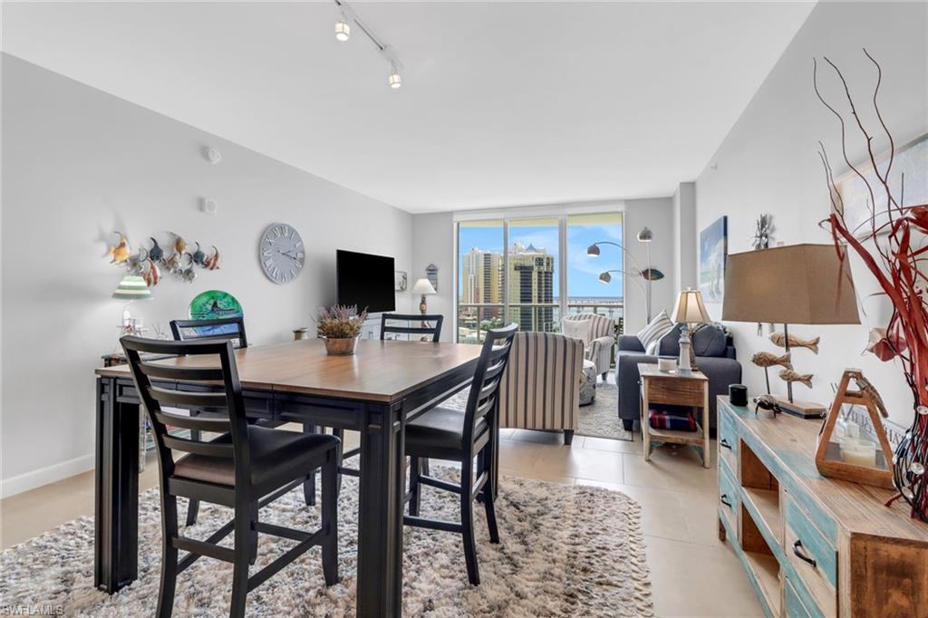 3000 Oasis Grand BLVD # 1404