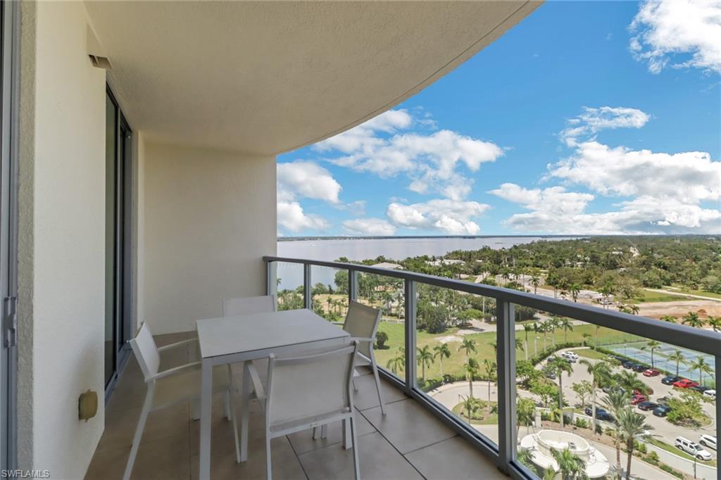 3000 Oasis Grand BLVD # 1404