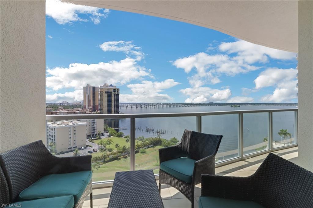3000 Oasis Grand BLVD # 1404