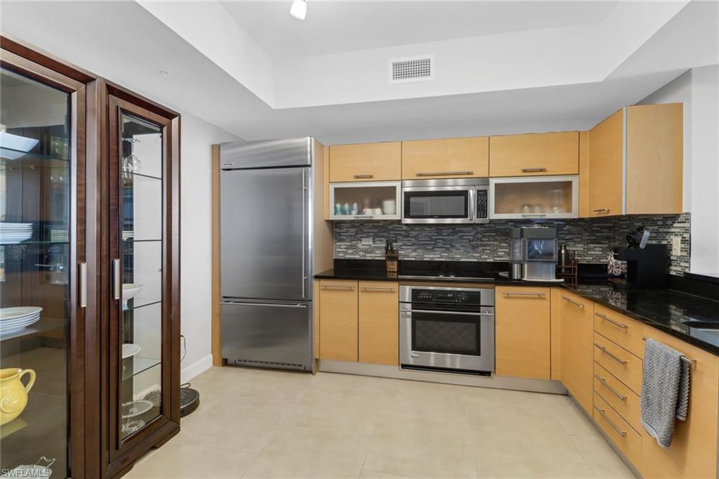 3000 Oasis Grand BLVD # 1404
