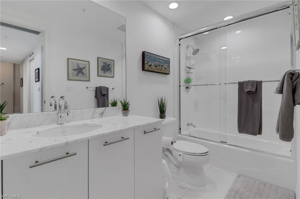 3000 Oasis Grand BLVD # 1404