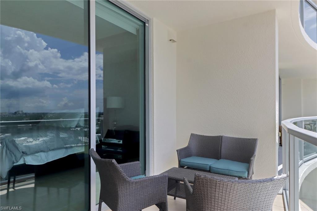 3000 Oasis Grand BLVD # 1404
