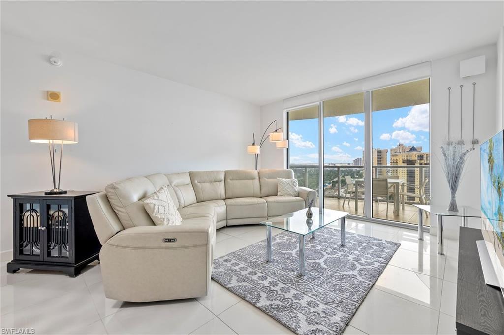 3000 Oasis Grand BLVD # 2201