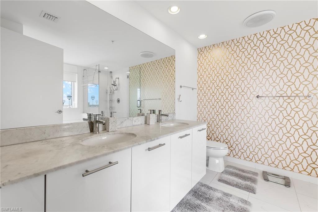 3000 Oasis Grand BLVD # 2201