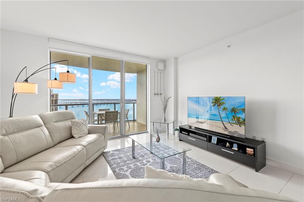 3000 Oasis Grand BLVD # 2201