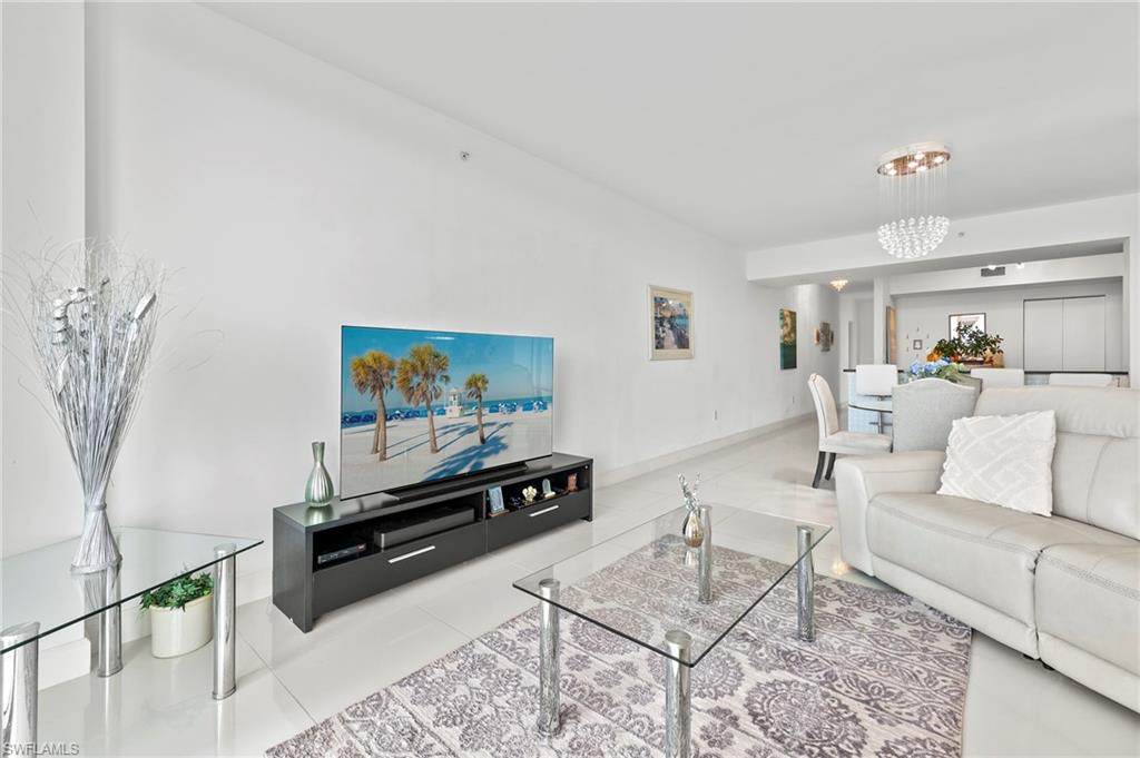 3000 Oasis Grand BLVD # 2201