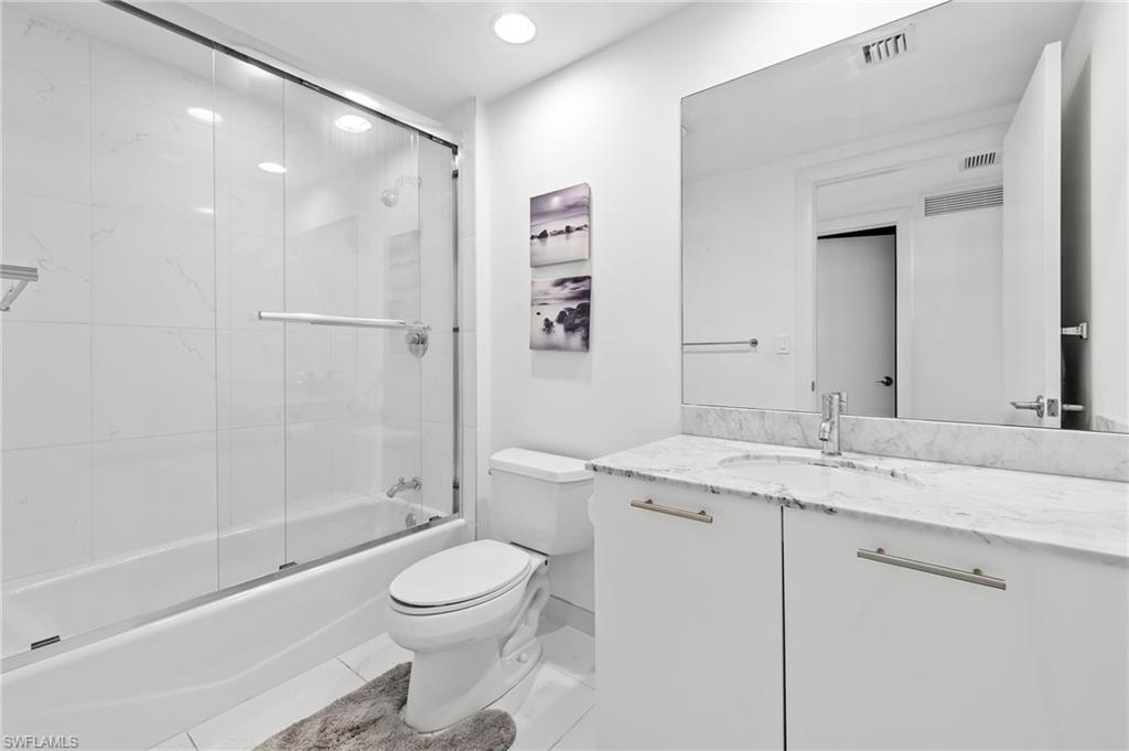 3000 Oasis Grand BLVD # 2201
