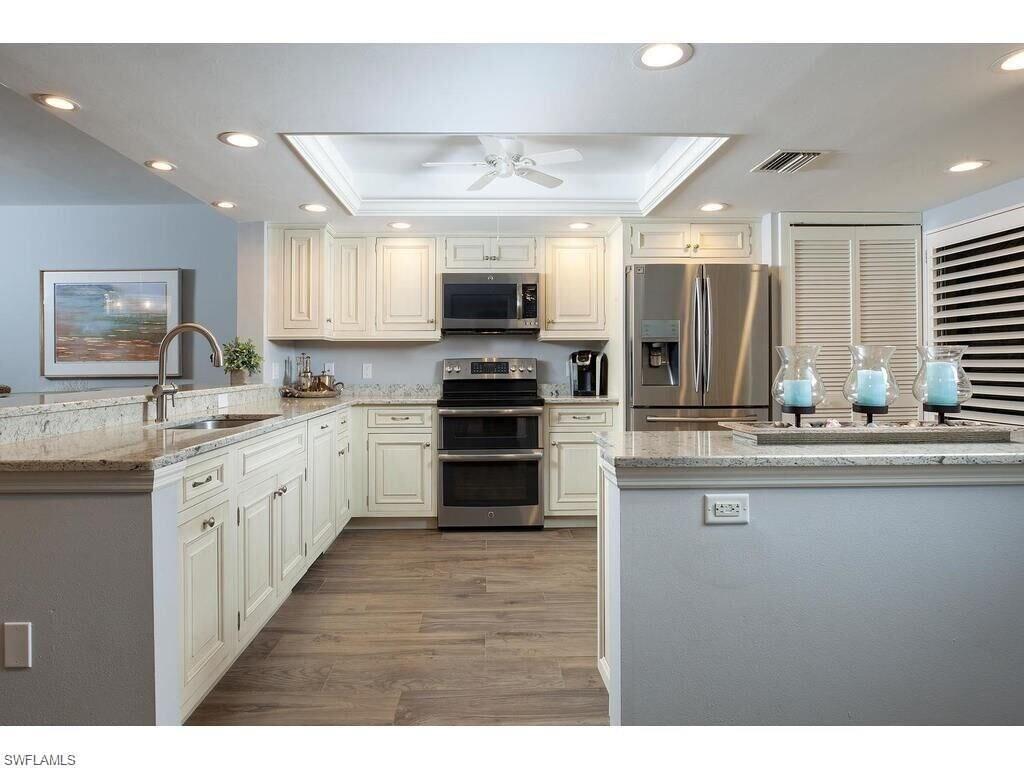 255 Park Shore DR # 312 Unit: 3-312