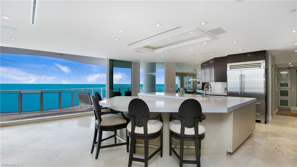 8231 Bay Colony DR # 1 Unit: Penthouse 1