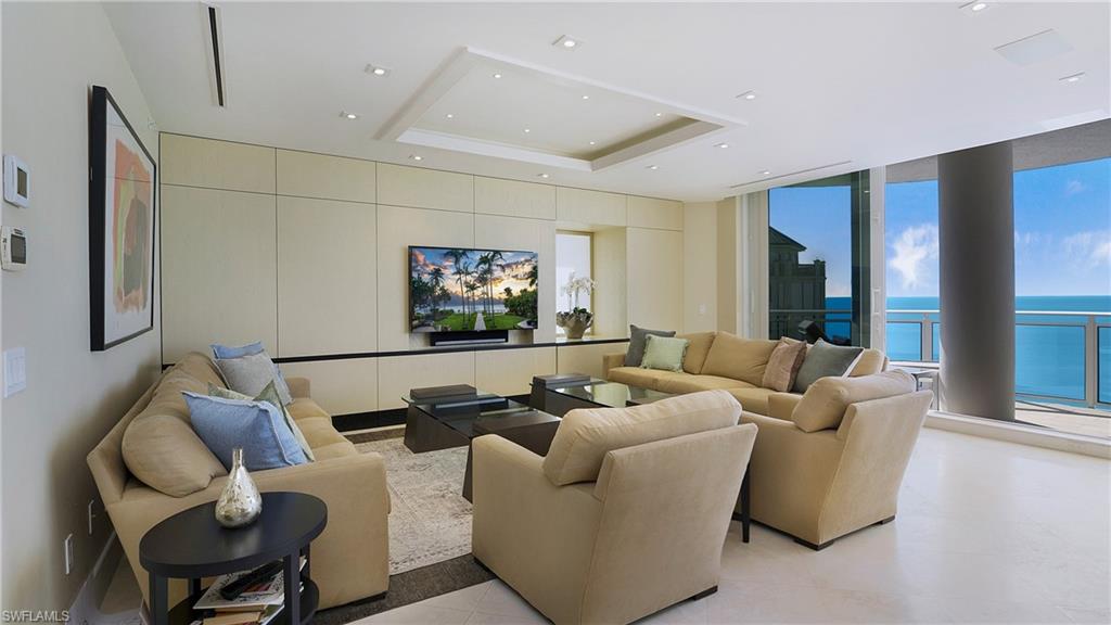 8231 Bay Colony DR # 1 Unit: Penthouse 1